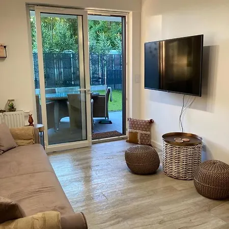Platinium Gardensuite Maxima New Apartamento Rewal